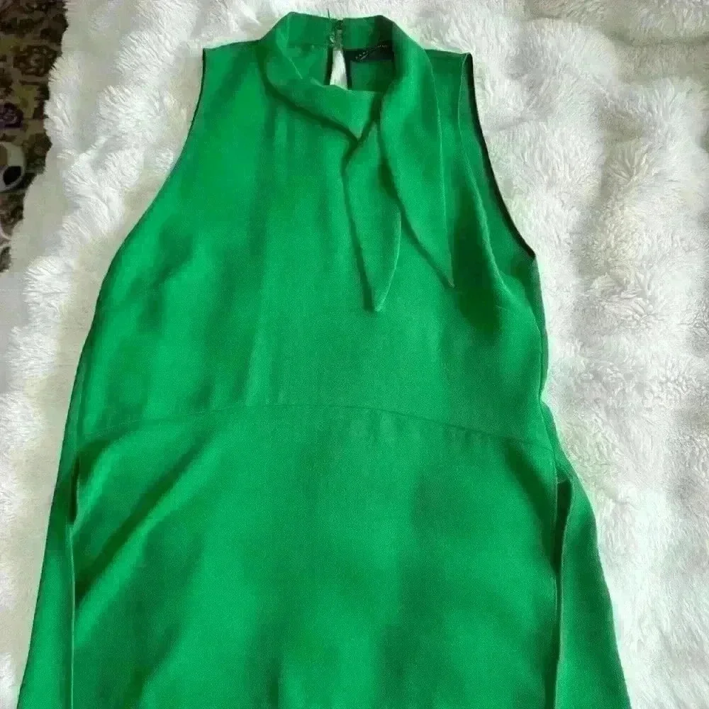 Zara Woman’s Green Sleeveless  Blouse - Picture 5 of 9